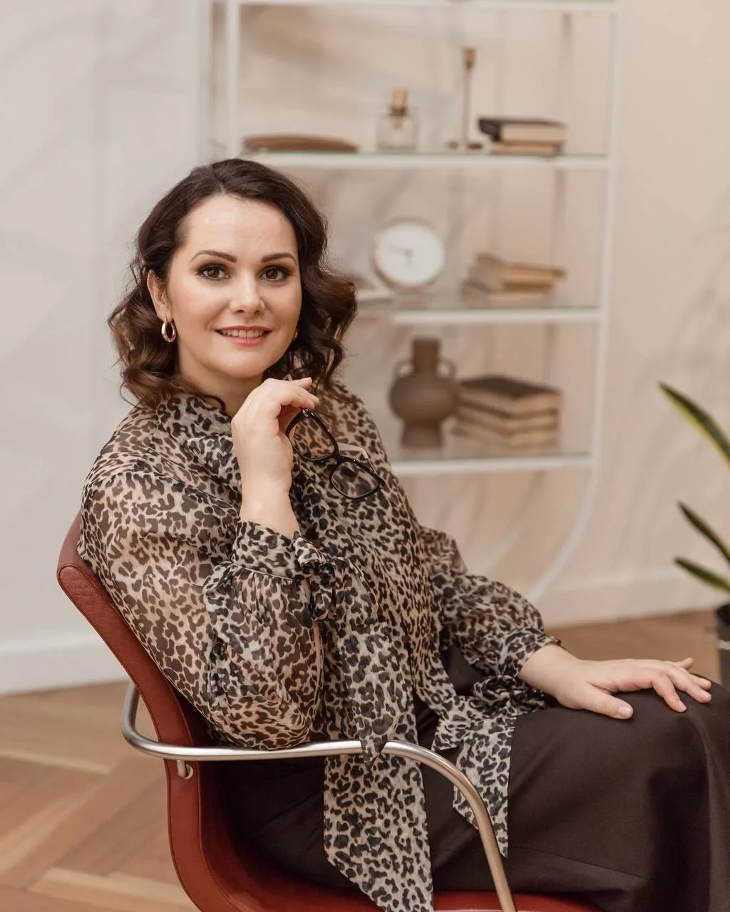 Давайте знакомиться!

Я Ольга Гордеева, клинический психолог. 
Помогаю людям адаптироваться и вернут