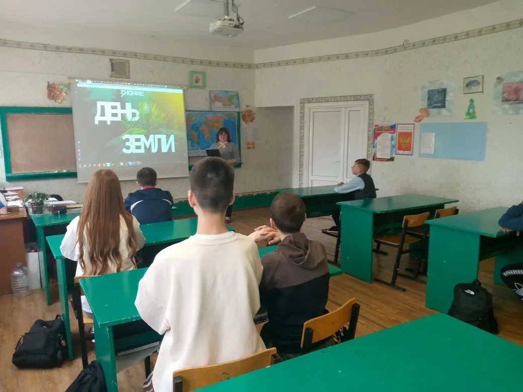 В рамках реализации акции "Зелёная Весна" в формате классного часа для учащихся школы с...
