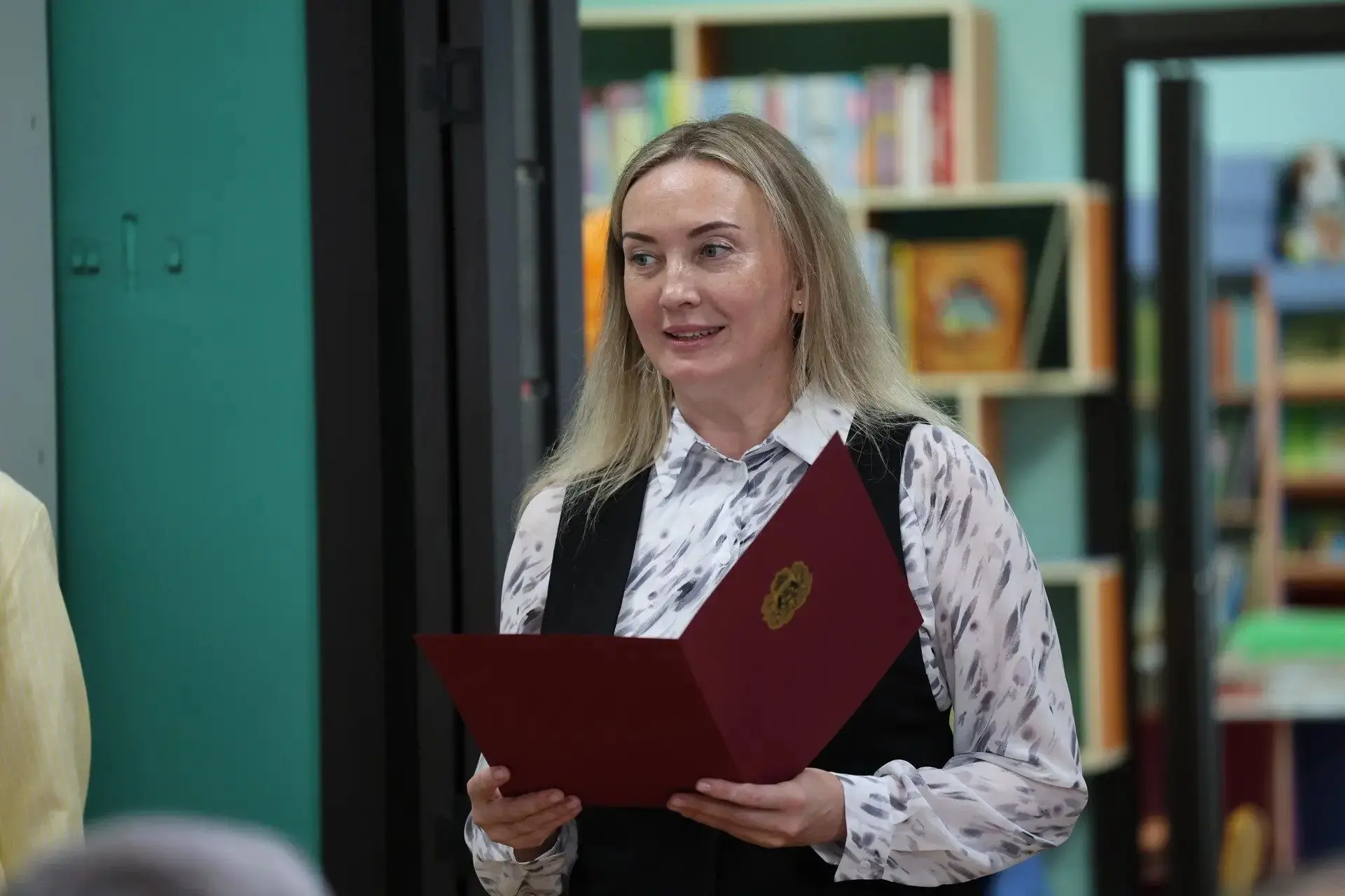 В рабочем поселке Батецкий состоялось торжественное открытие модернизированного простра...