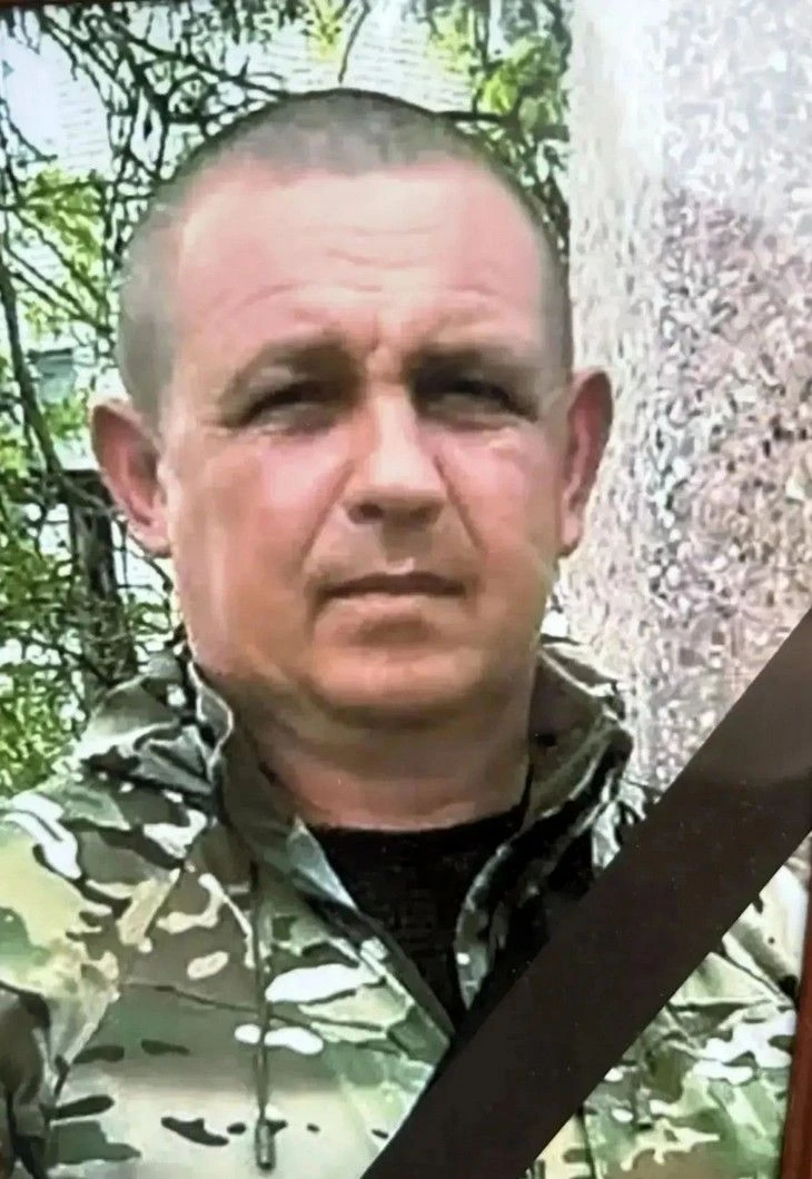 В зоне СВО погиб 44-летний житель Пролетарского района Бугаев Алексей https://vestnickp...