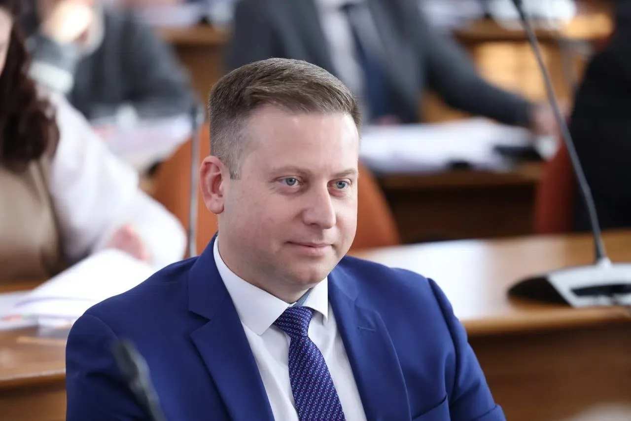 С праздником, дорогие учителя! 🌸