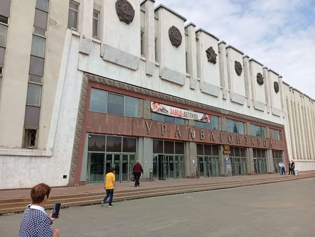 Ветераны Кировского района посетили музей Уралвагонзавода