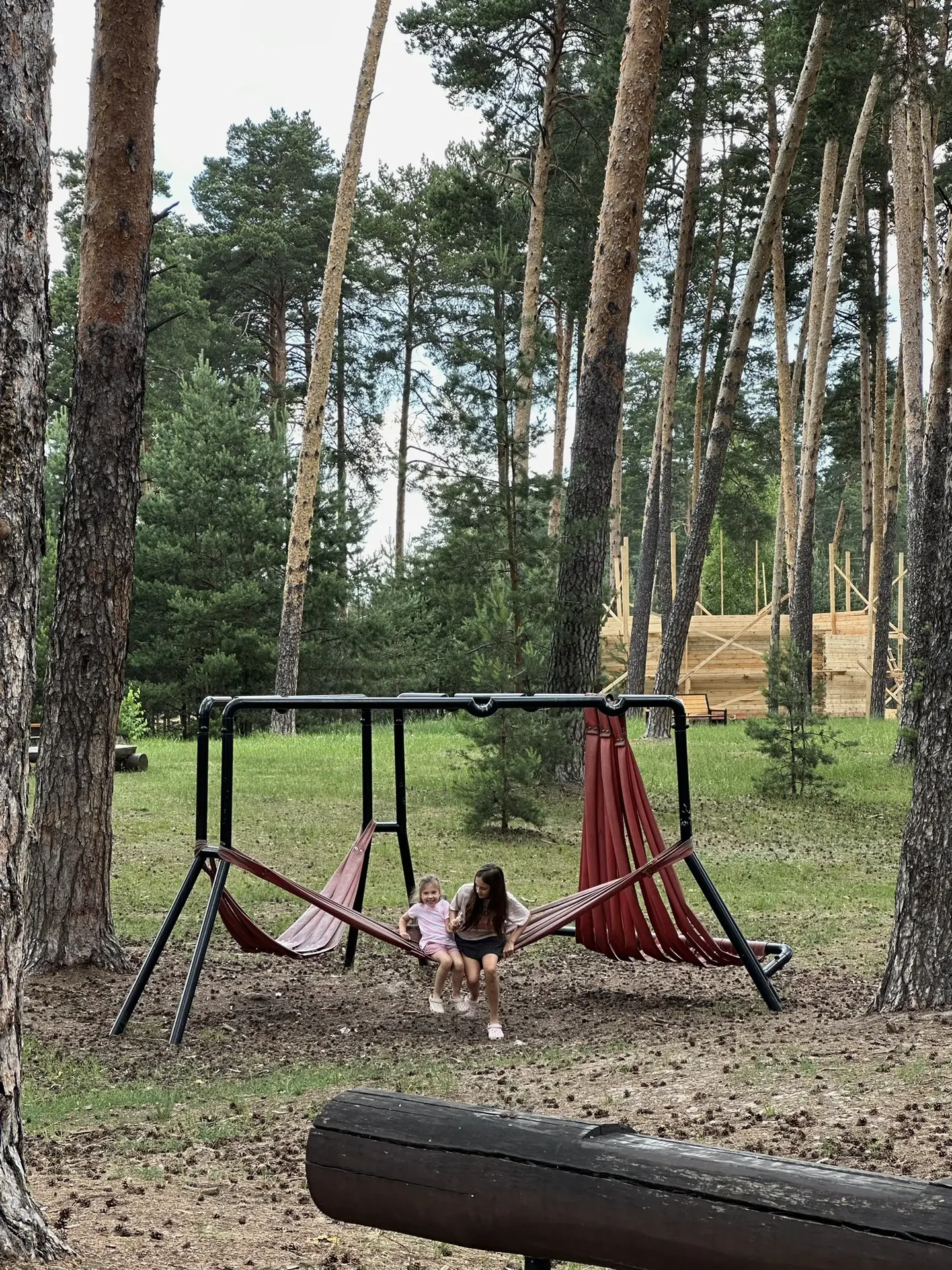 Деревенские каникулы продолжаются 🥹🌲

Сегодня с детьми гуляли по заповедной зоне! Такой воздух, та