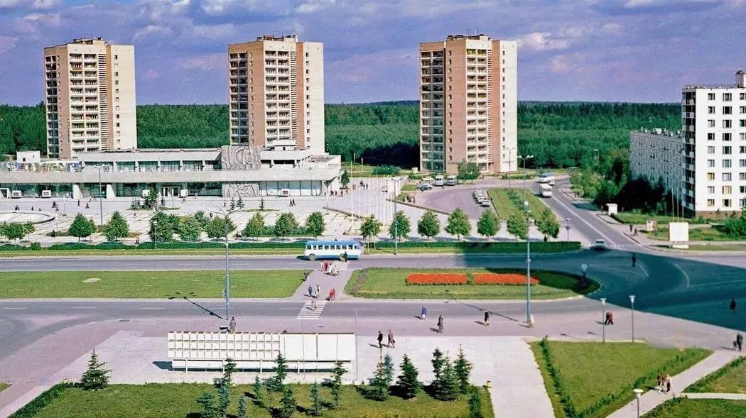 Вид на площадь Юности, 1972