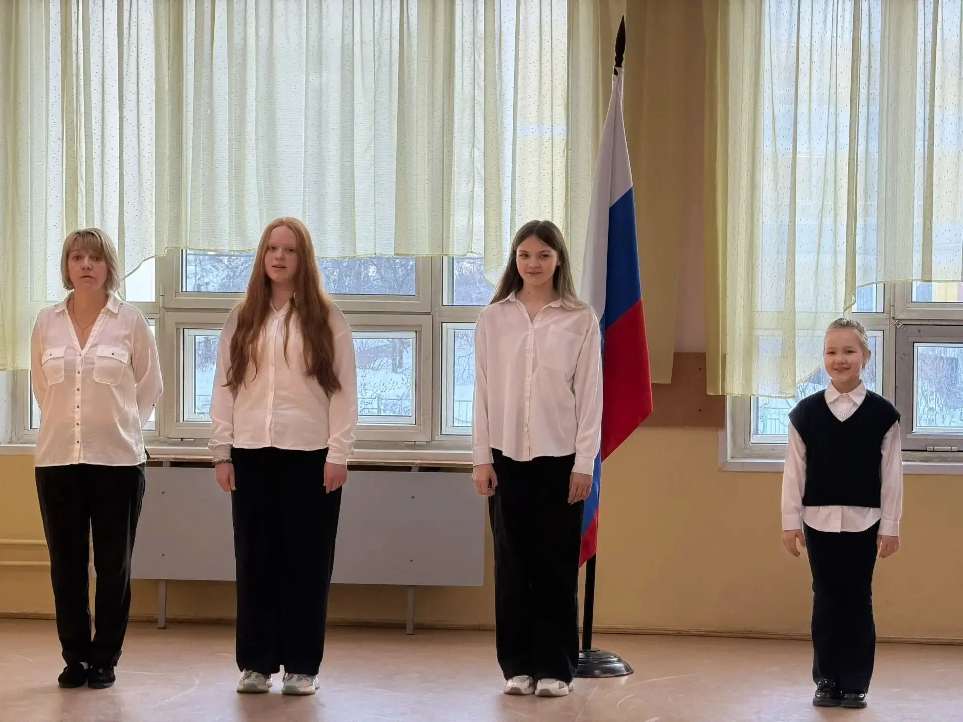 Не беда, если учебная неделя началась со вторника — главное, начать её с правильного настроения!   🇷