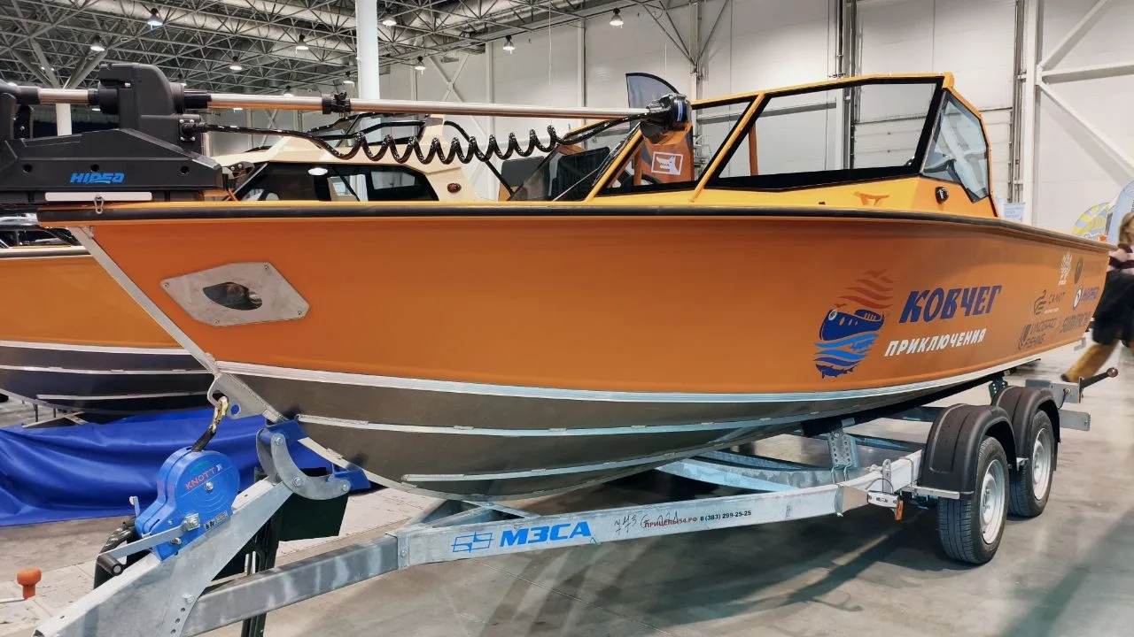 Первый день выставки и первое знакомство с лодкой🚤
