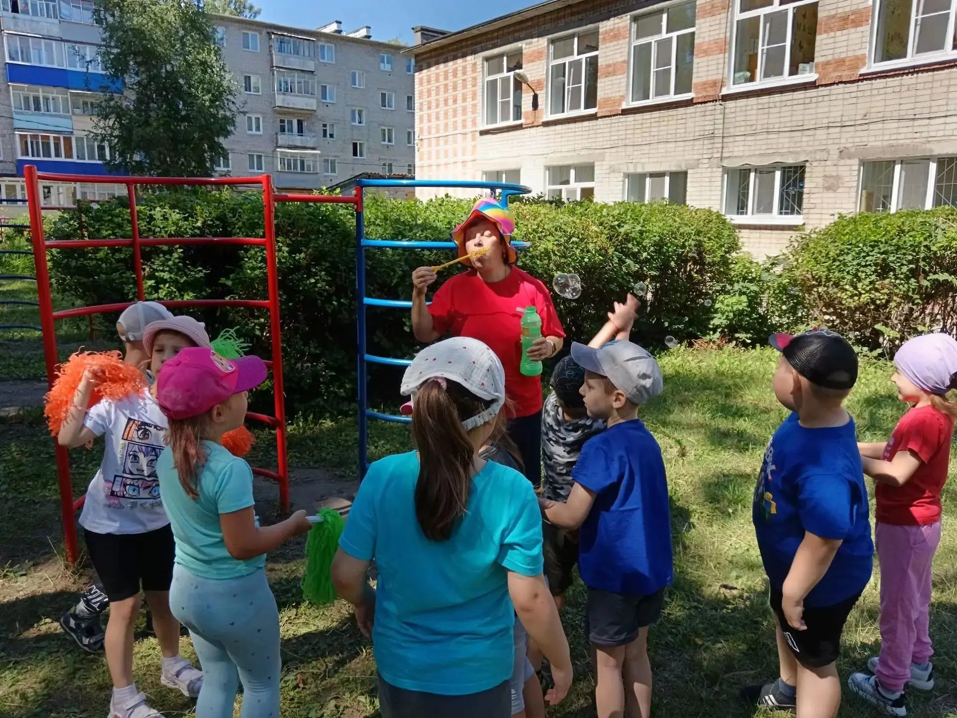 Сегодня в детском саду мы прикоснулись к волшебству с веселым Волшебником. Который пока...