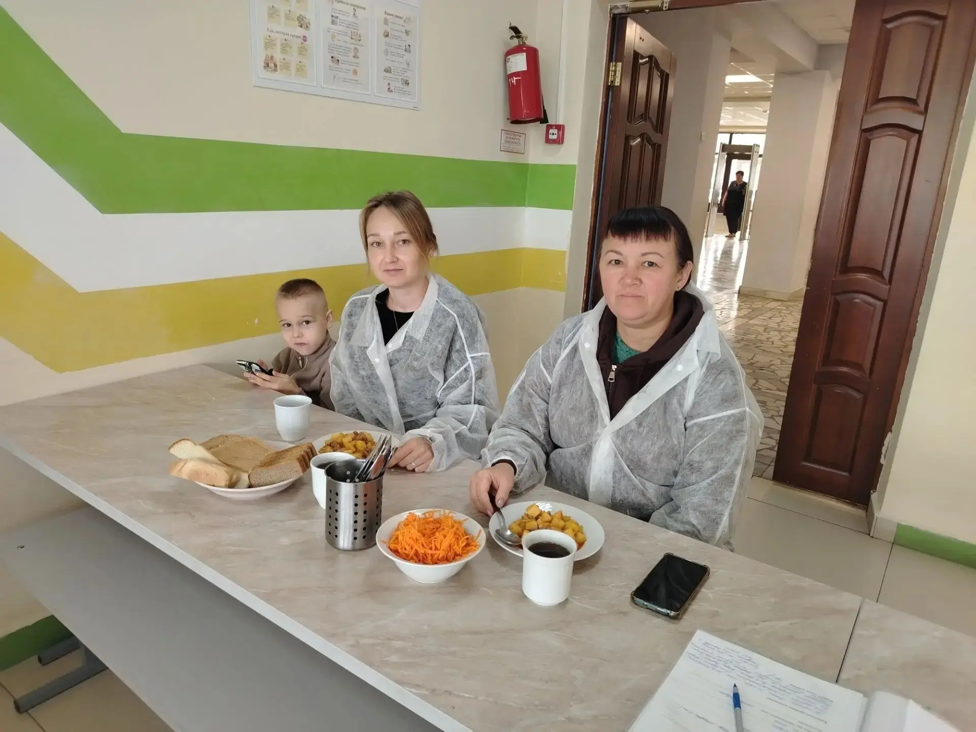 В нашей начальной школе действует программа родительского контроля за организацией пита...
