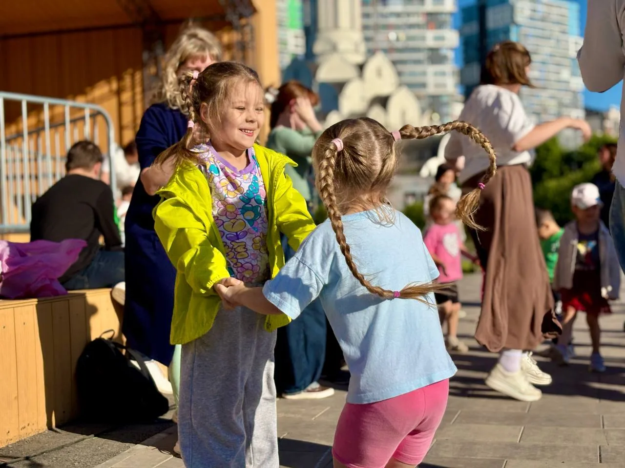 💃 Диско-лето продолжается в парке «Оккервиль»