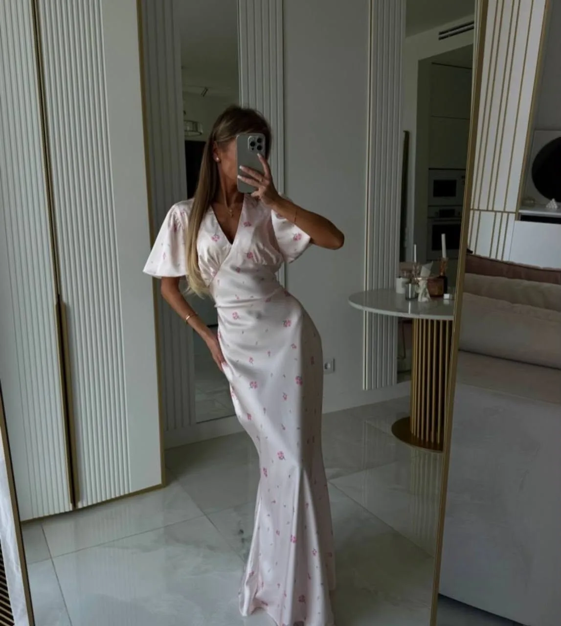 ❤️New collection ❤️
🤍 Нежная
🤍 Посадка просто идеальная свободно сидит, но при этом очень красиво 