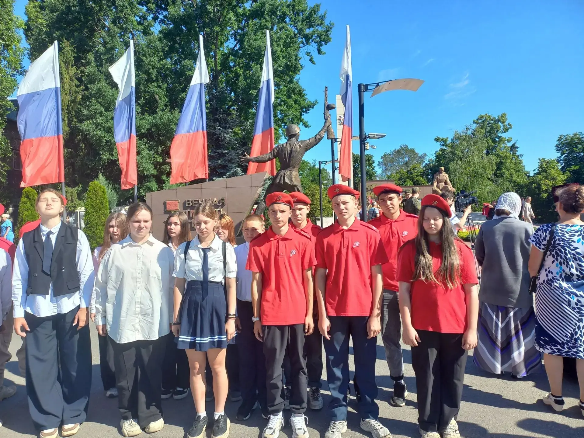 22 июня в нашем лагере прошёл День памяти и скорби — день, когда мы вспоминаем тех, кто отдал свои ж