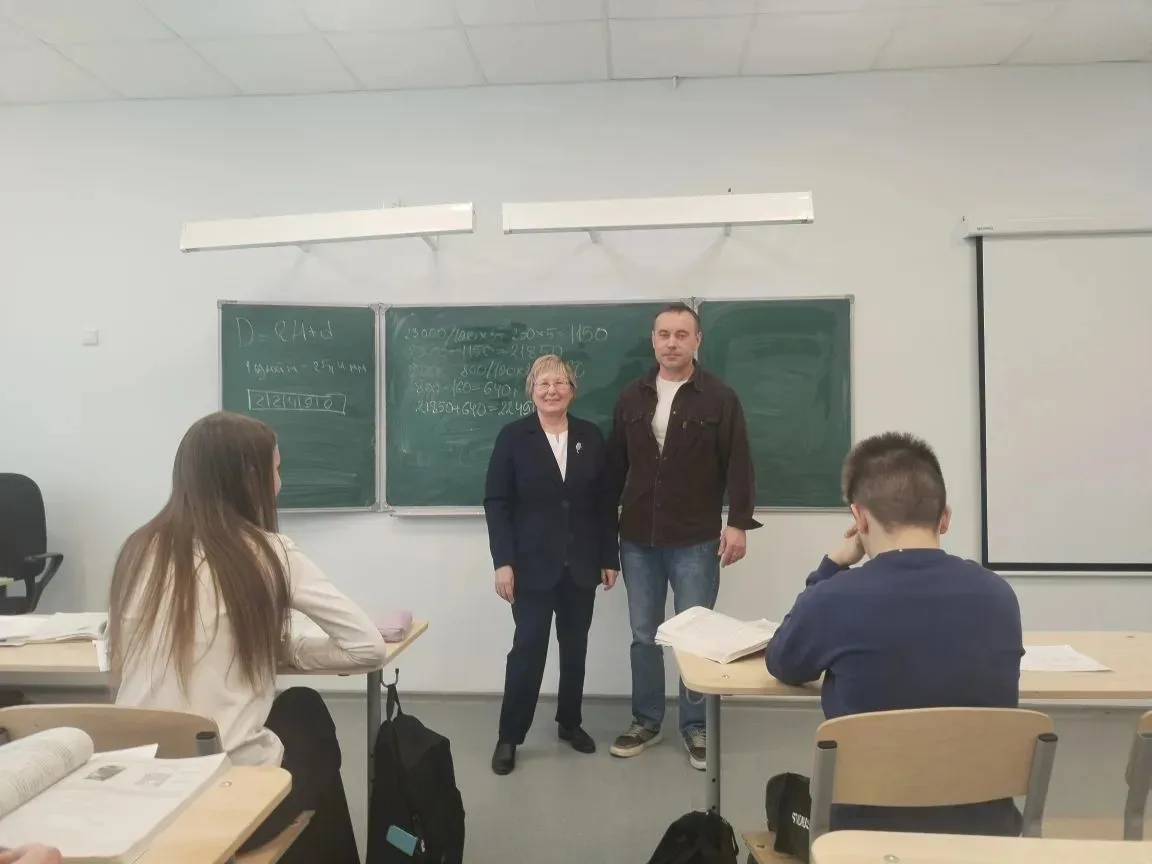 Сегодня в корпусе 3 состоялся день открытых дверей! Родители 9, 11 классов посетили занятия и родите