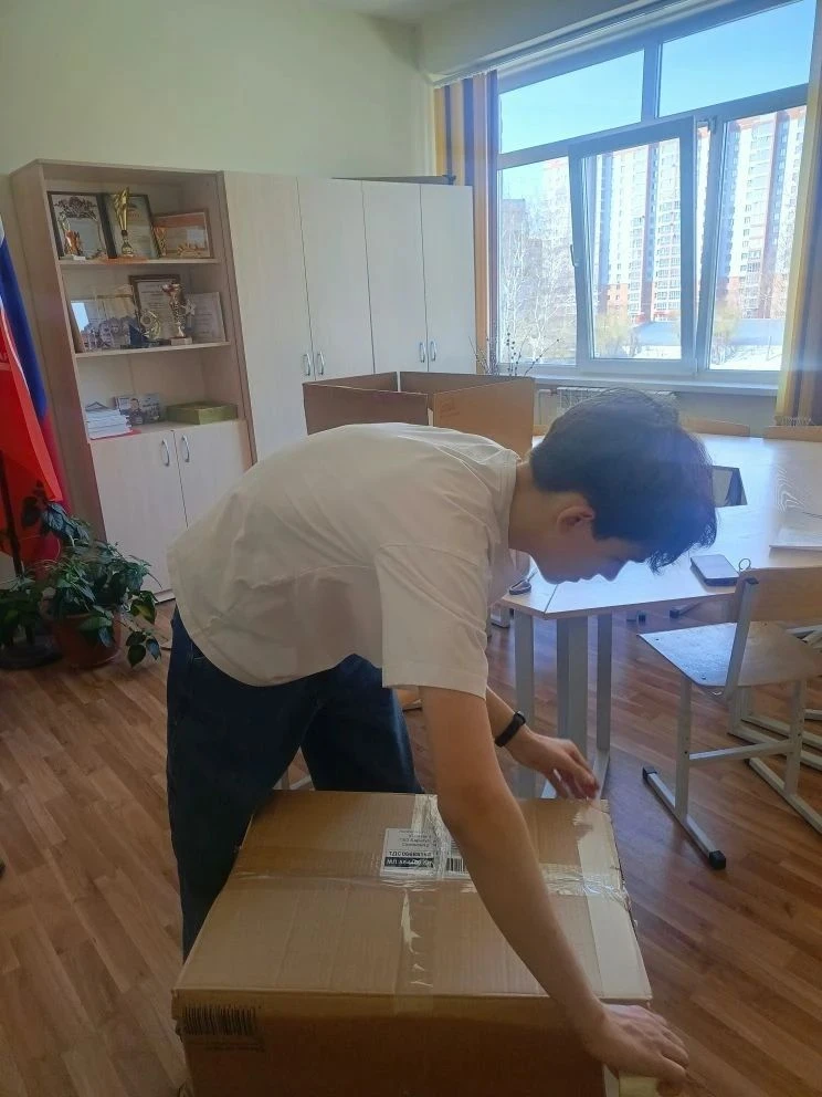 📦Школьники города продолжают участвовать в формировании гуманитарных грузов  В понедельник, 13 апрел