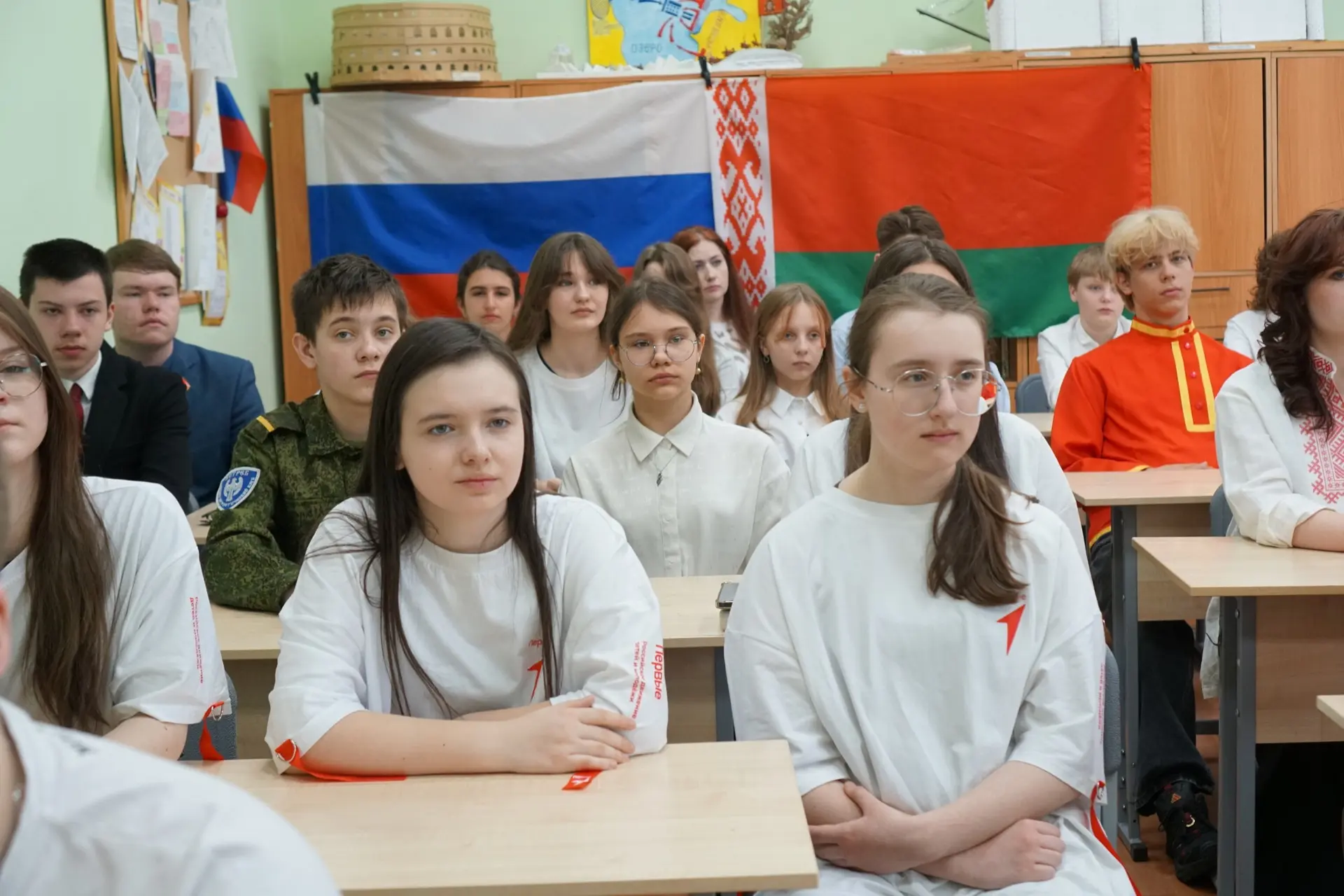 🌐 ТЕЛЕМОСТ: РОССИЯ — БЕЛАРУСЬ 🇷🇺🇧🇾  Вчера в Корпусе 1  состоялся настоящий телемост дружбы с «Гимназ