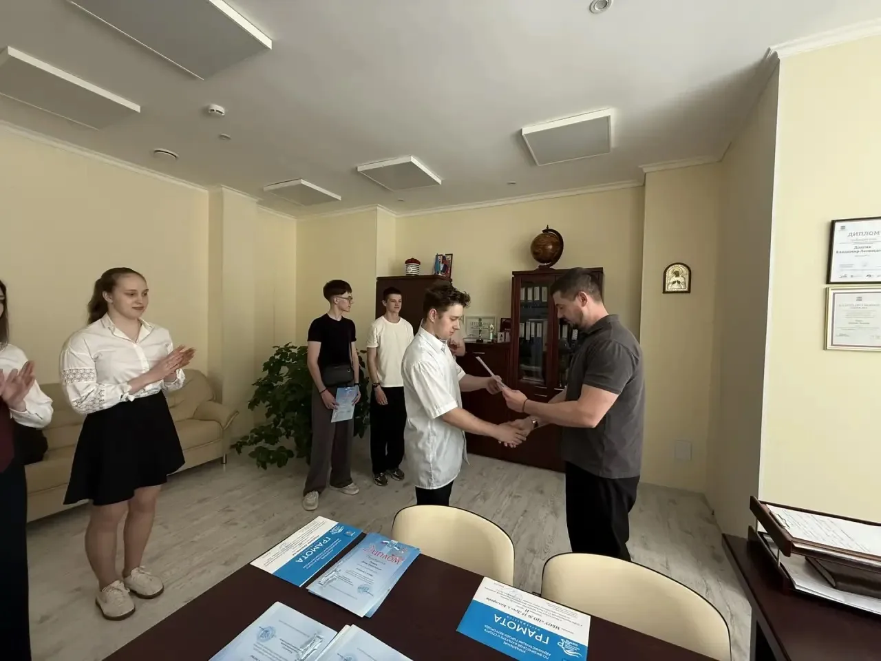 🎖️ ТОРЖЕСТВЕННОЕ НАГРАЖДЕНИЕСПОРТСМЕНОВ НАШЕЙ ШКОЛЫ 🎖️ ✨   Друзья! С радостью сообщаем, что сегодня 
