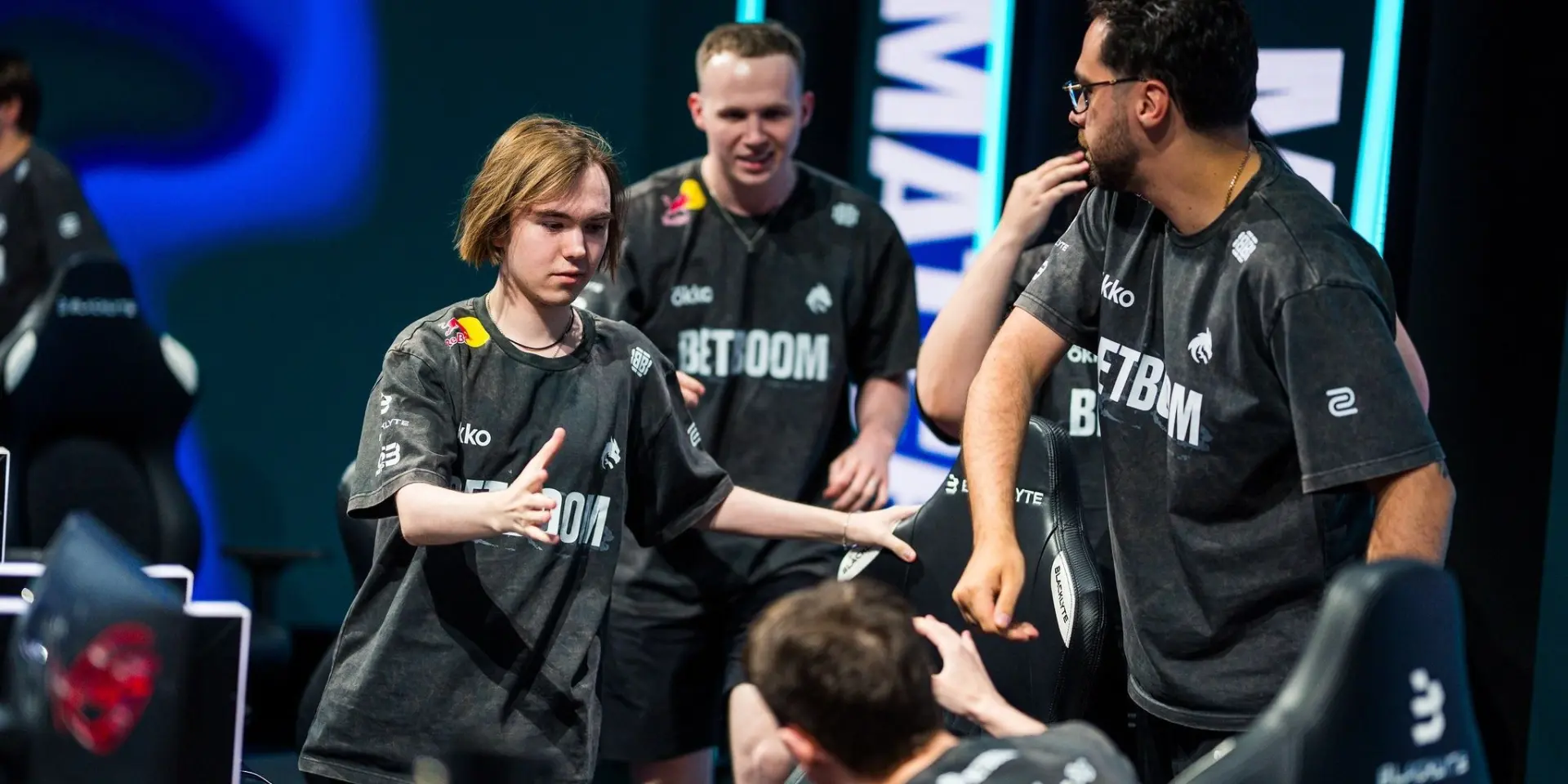 ↗️ Team Spirit сыграет с Falcons, а PARIVISION встретится с Team Vitality в плей-офф на...