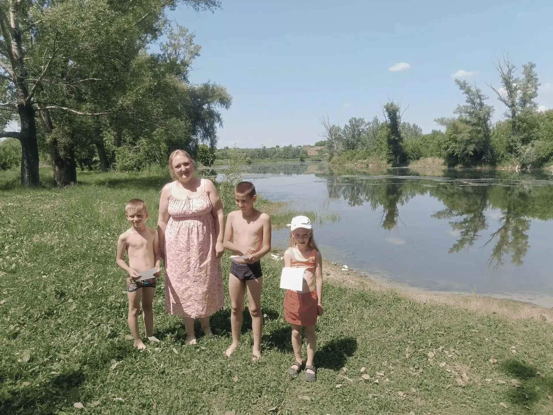 Родительский патруль на водоемах МБОУ- лицей продолжает свою работу. Родители посещают ...