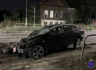 В Сызрани пять человек доставили в больницу с места столкновения BMW и Nissan