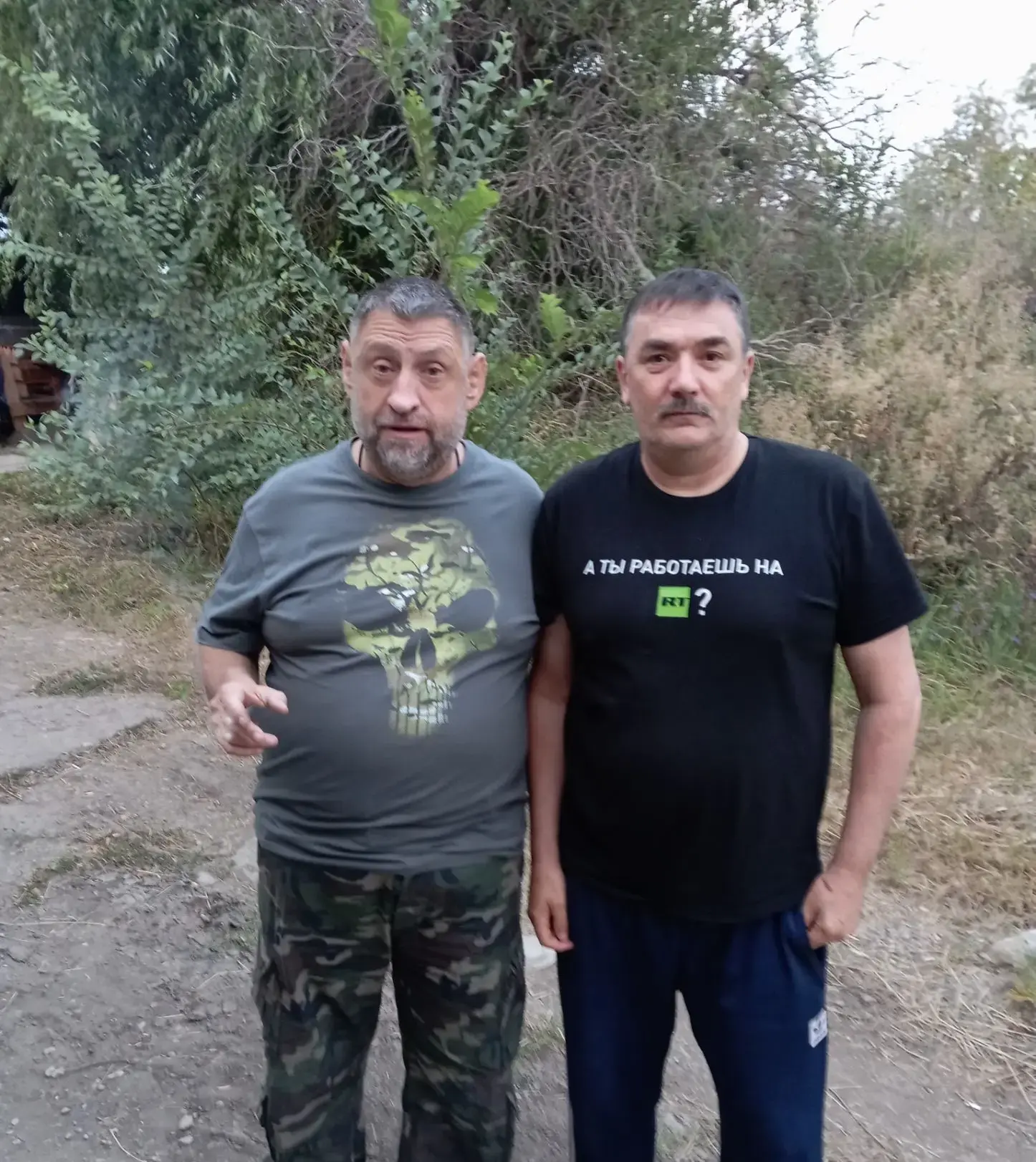 На этом фото - наш земляк Евгений Зайков с позывным Док и известный военкор Александр С...