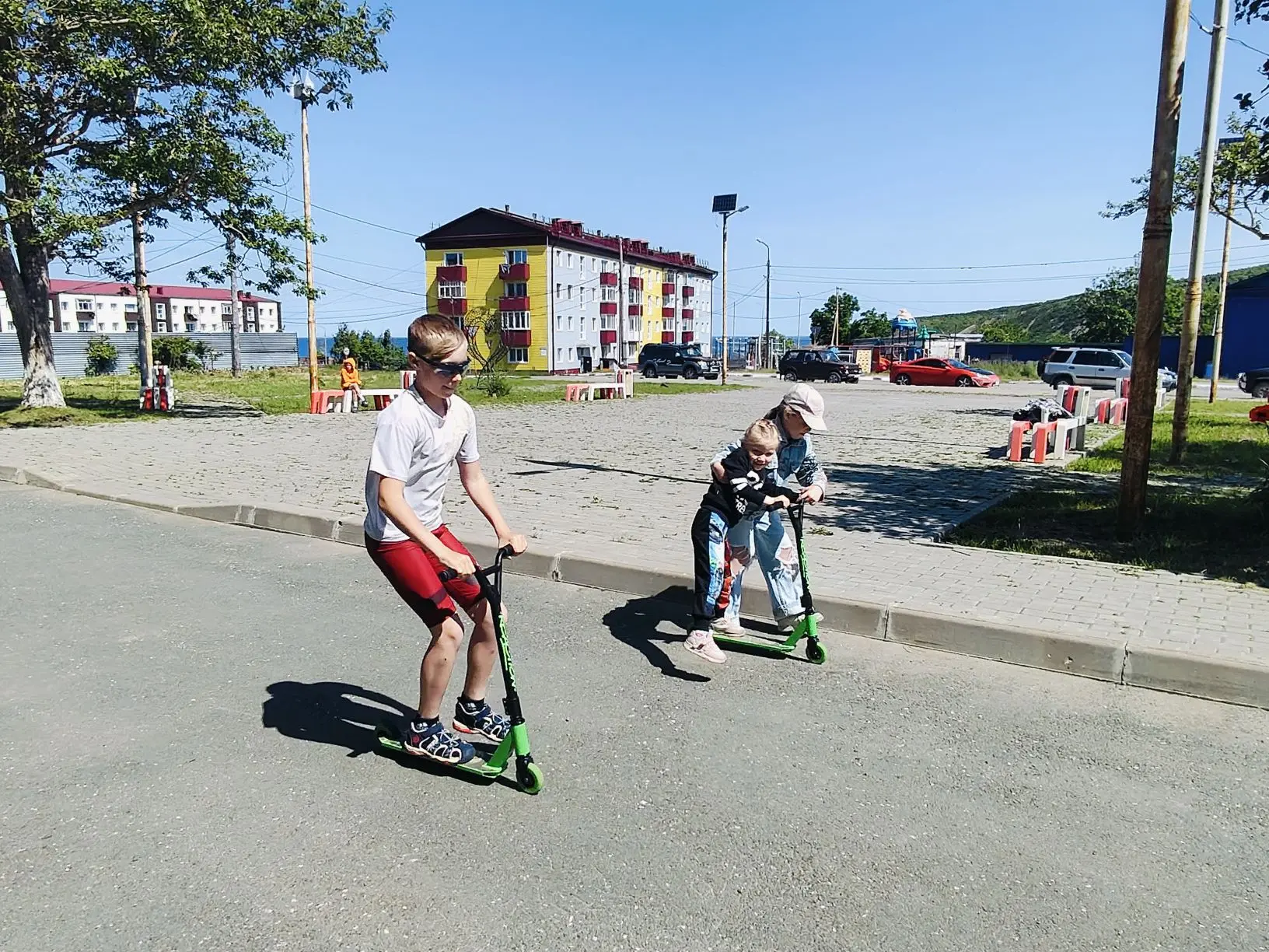 Летние каникулы продолжаются! 🌞3 июля 2026 года на территории РДК г.Томари прошла игро...