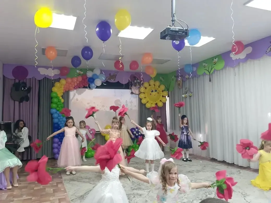 🎉✨ Сегодня в дошкольном корпусе № 3 состоялся долгожданный выпускной праздник! ✨🎉  Наши маленькие зв