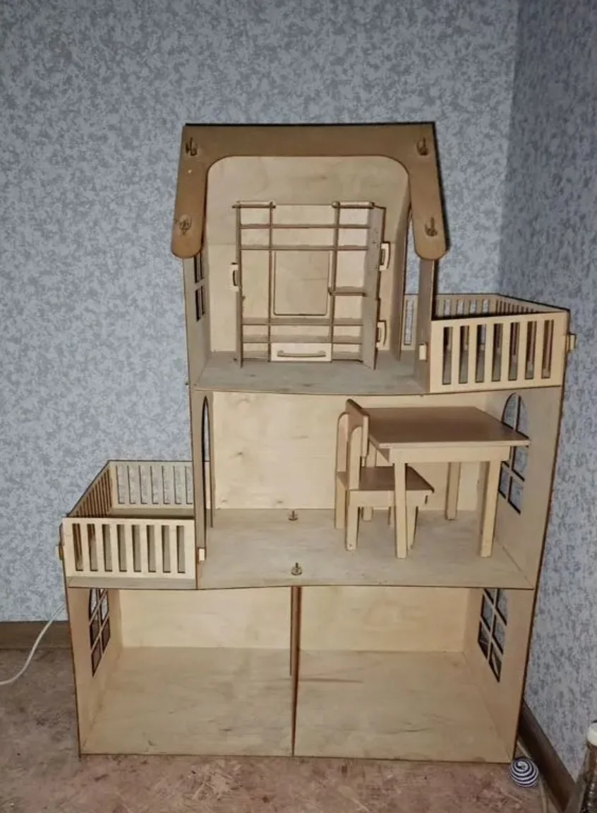 Деревянный кукольный домик с мебелью