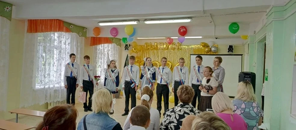 🎊Вчера для наших девятиклассников прозвучал самый долгожданный последний  звонок. Этот...