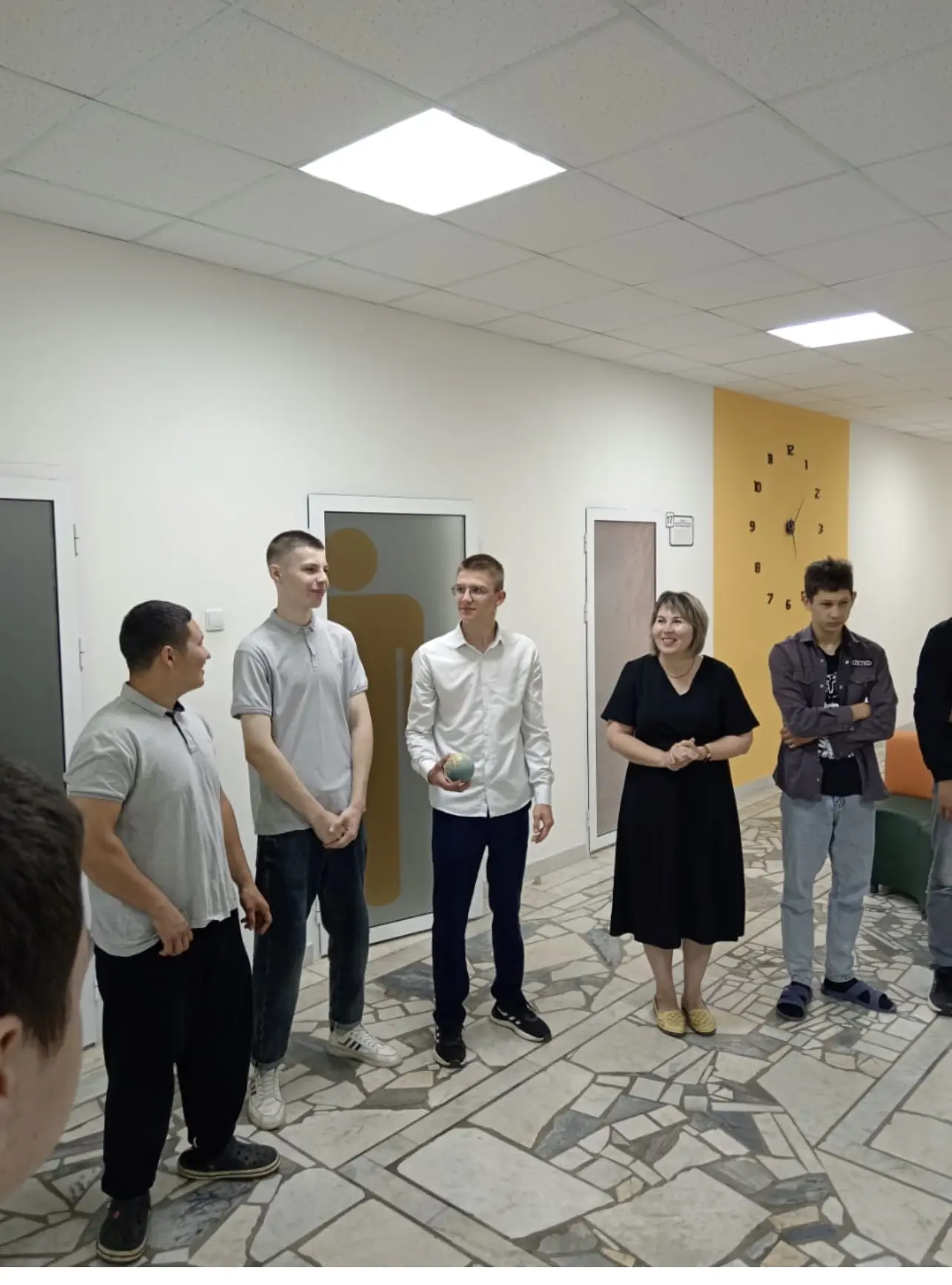В рамках месячника «Жизнь без наркотиков» педагог-психолог провела психологический тренинг на тему «