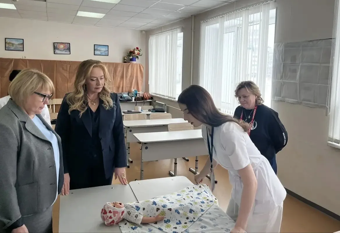 Профессия в деталях   В МБОУ СОШ №9 с размахом прошел фестиваль «СИЭУиП: Профессия в деталях»,  прев