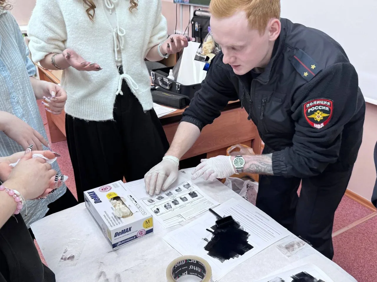 📌Учащиеся 11 б класса познакомились с профессией криминалиста🔍. Интересное практическое занятие пров