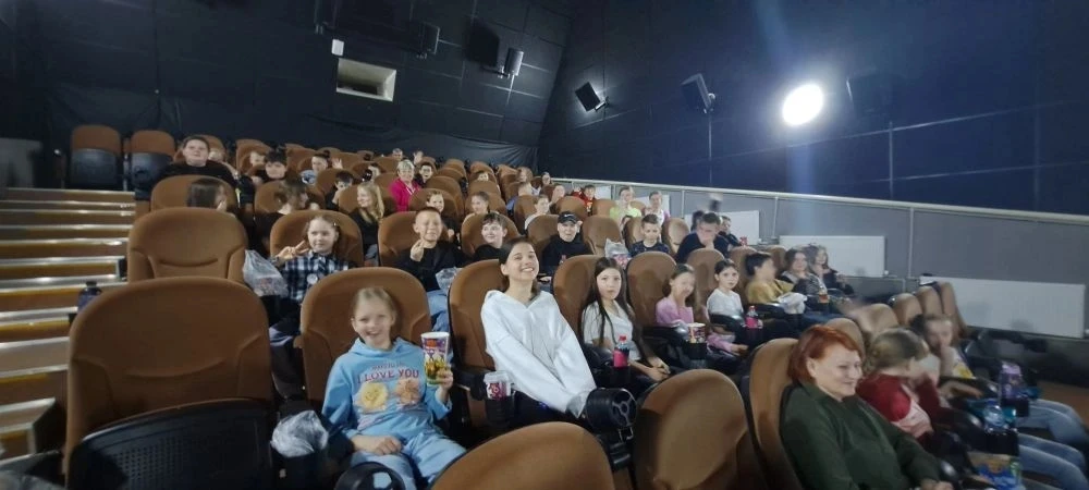 🍿 Кинопоход 5 «А» и 5 «Б»: день ярких эмоций!  Сегодня ученики 5 «А» и 5 «Б» классов МБОУ СОШ №6 вме