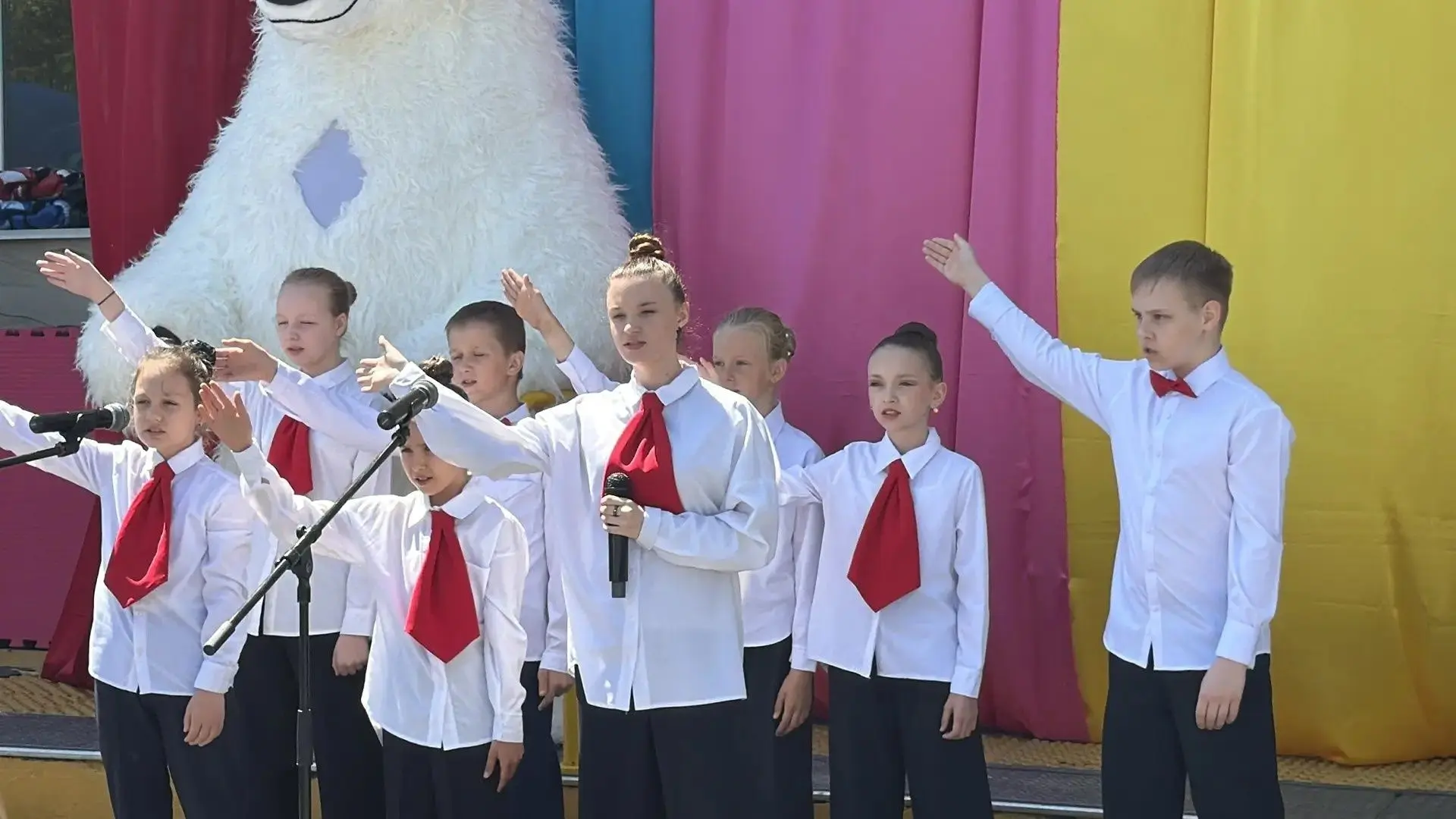 Хор ДШИ выступил на празднике в честь Дня защиты детей