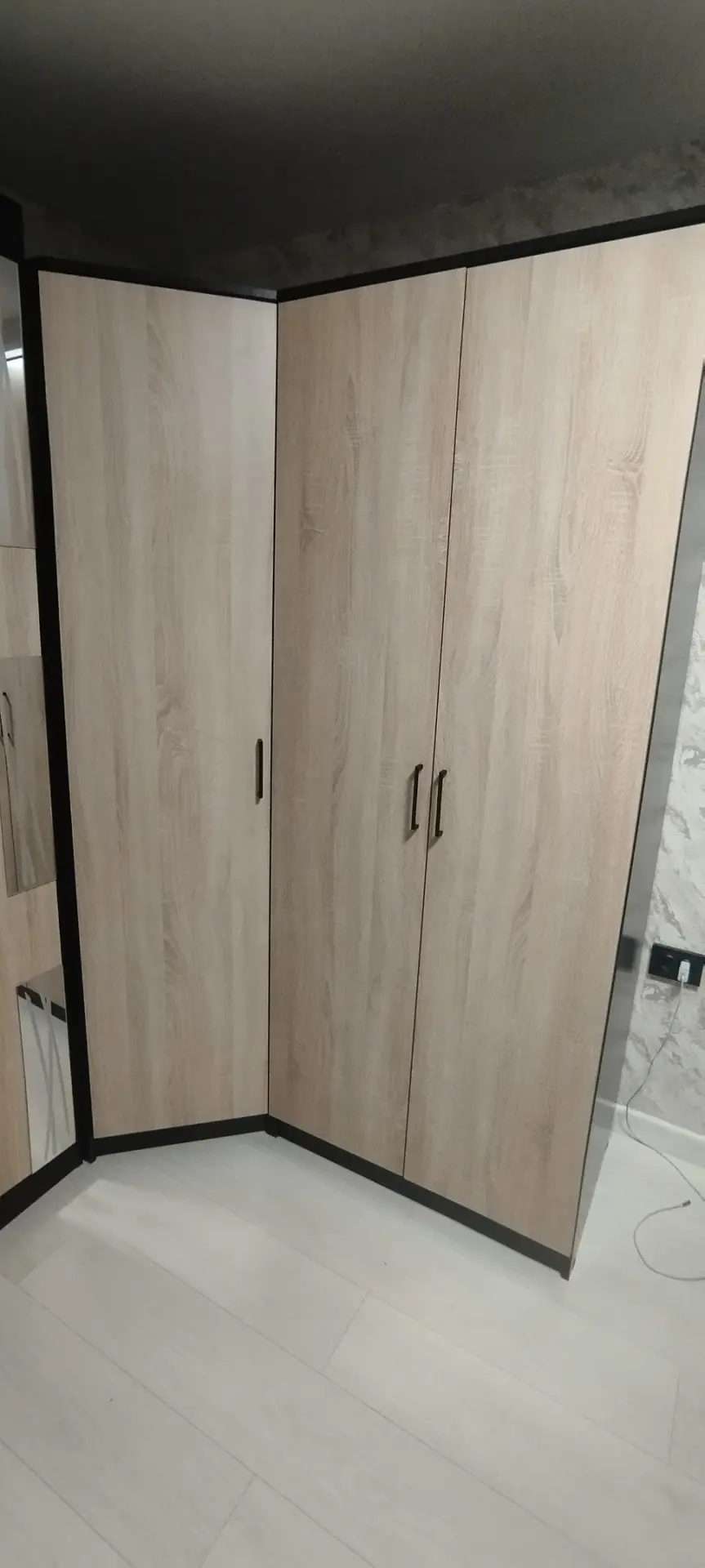 Продам два шкафа +комод Симферополь пер. Заводской Самовывоз
Угловой шкаф ш850г850в2020мм
Двухстворч