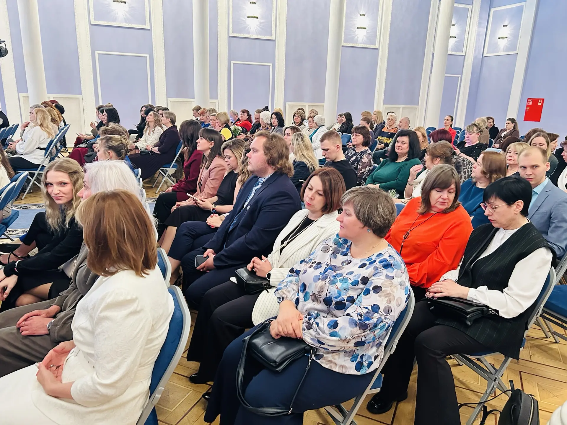 Только что завершилась торжественная церемония закрытия конкурса «Ижорский лебедь» в КД...