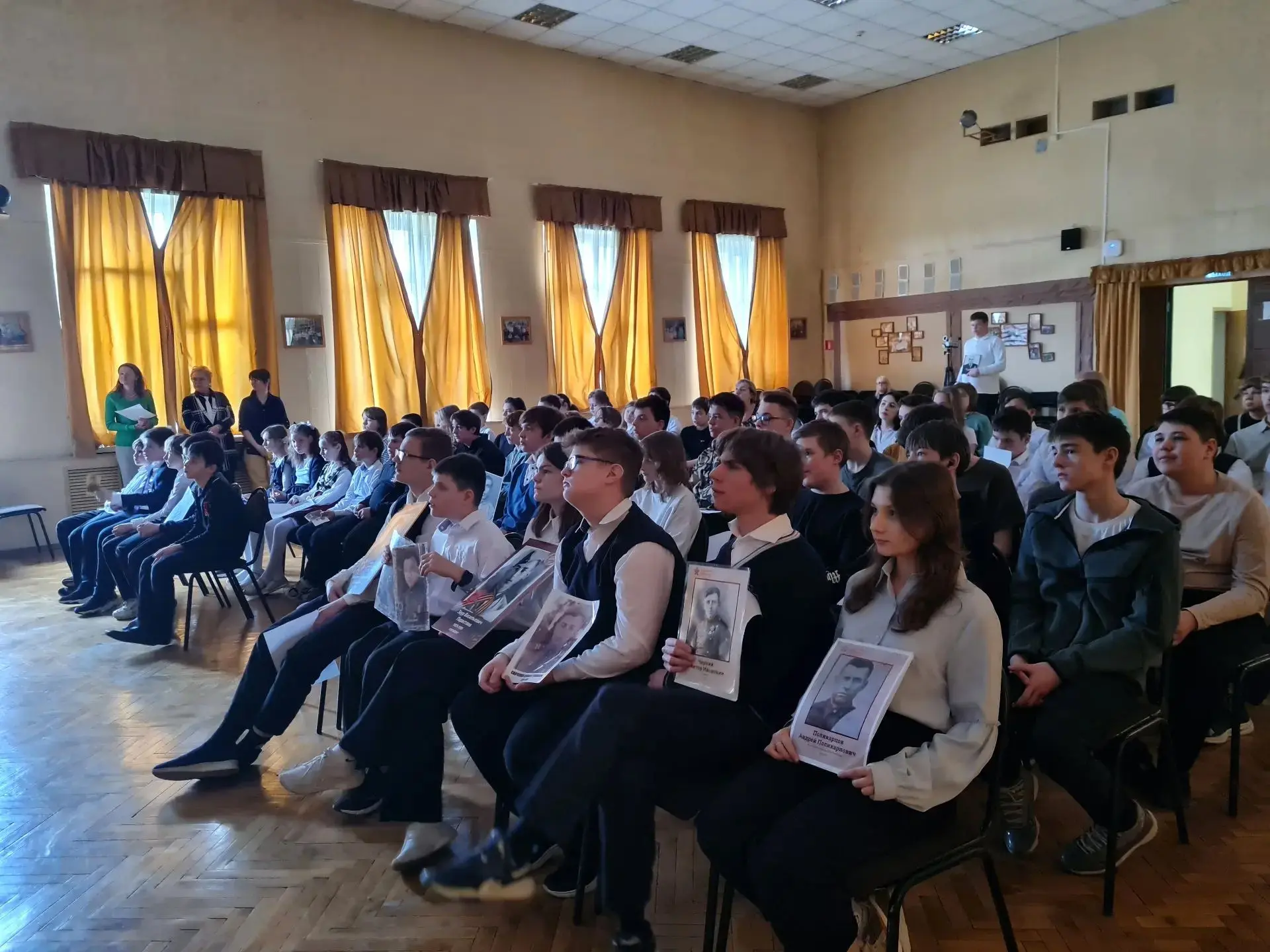 Уроки мужества   🌹 В преддверии Дня Победы в нашей школе состоялись особенные уроки памяти. Ученицы 