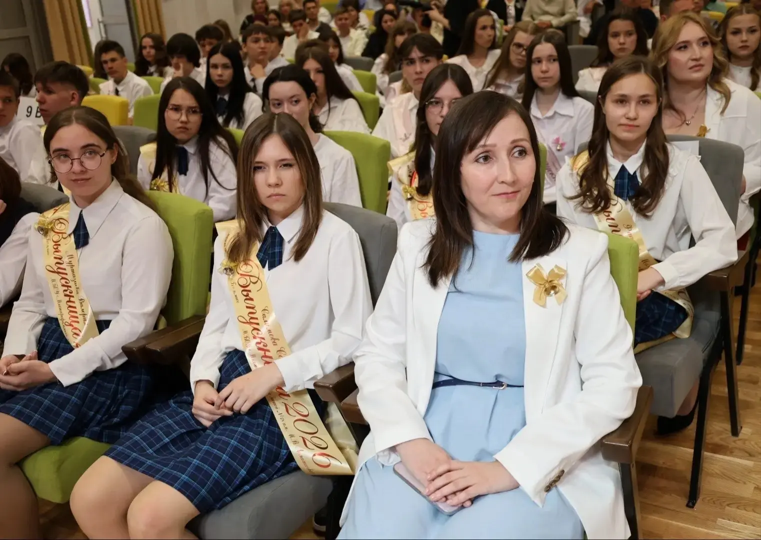В добрый путь, лицеисты!⭐️⭐️⭐️  Сегодня для выпускников ломоносовского лицея №18 прозвенел Последний