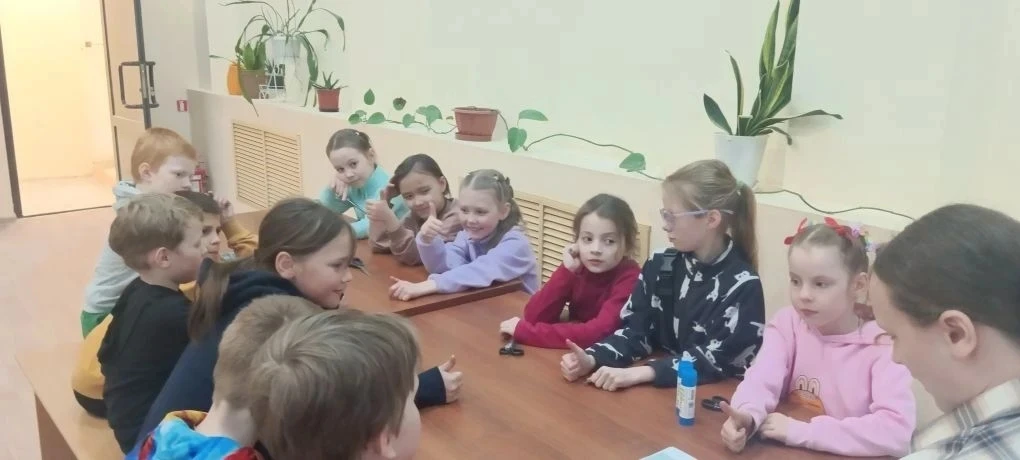 📅 3 апреля в Доме культуры посёлка Сидоровка прошла важная беседа с детьми на тему «Вр...