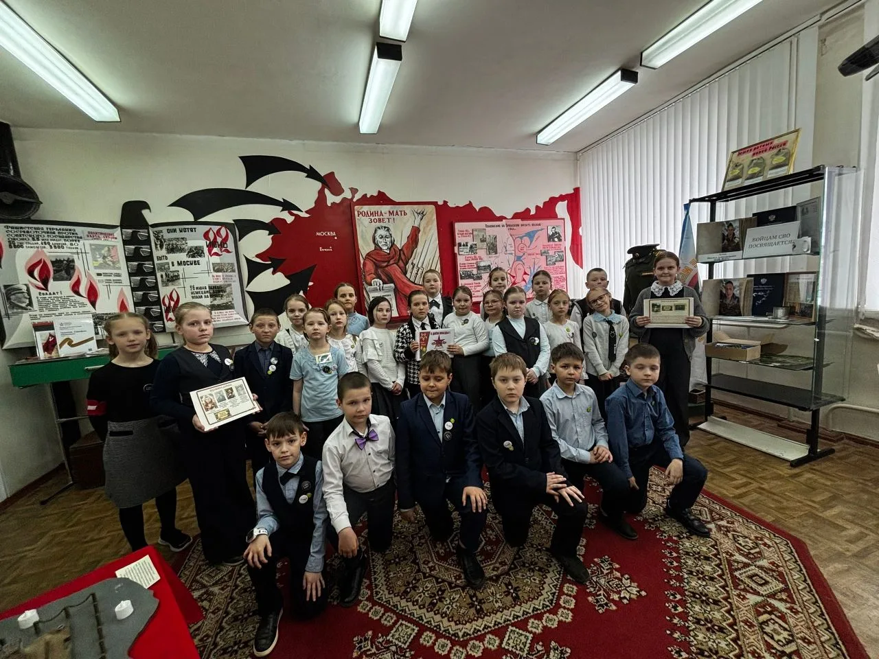 Во 2 классе "Блестящий" состоялось очередное погружение в трек «Хранитель исторической памяти». Заня