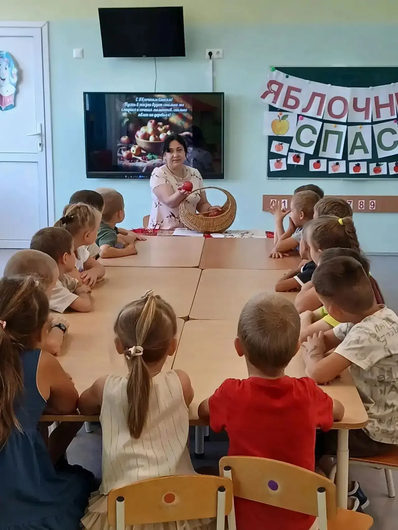 Сегодня в старше- подготовительной группе «Радуга», царила атмосфера тепла и уюта - мы ...