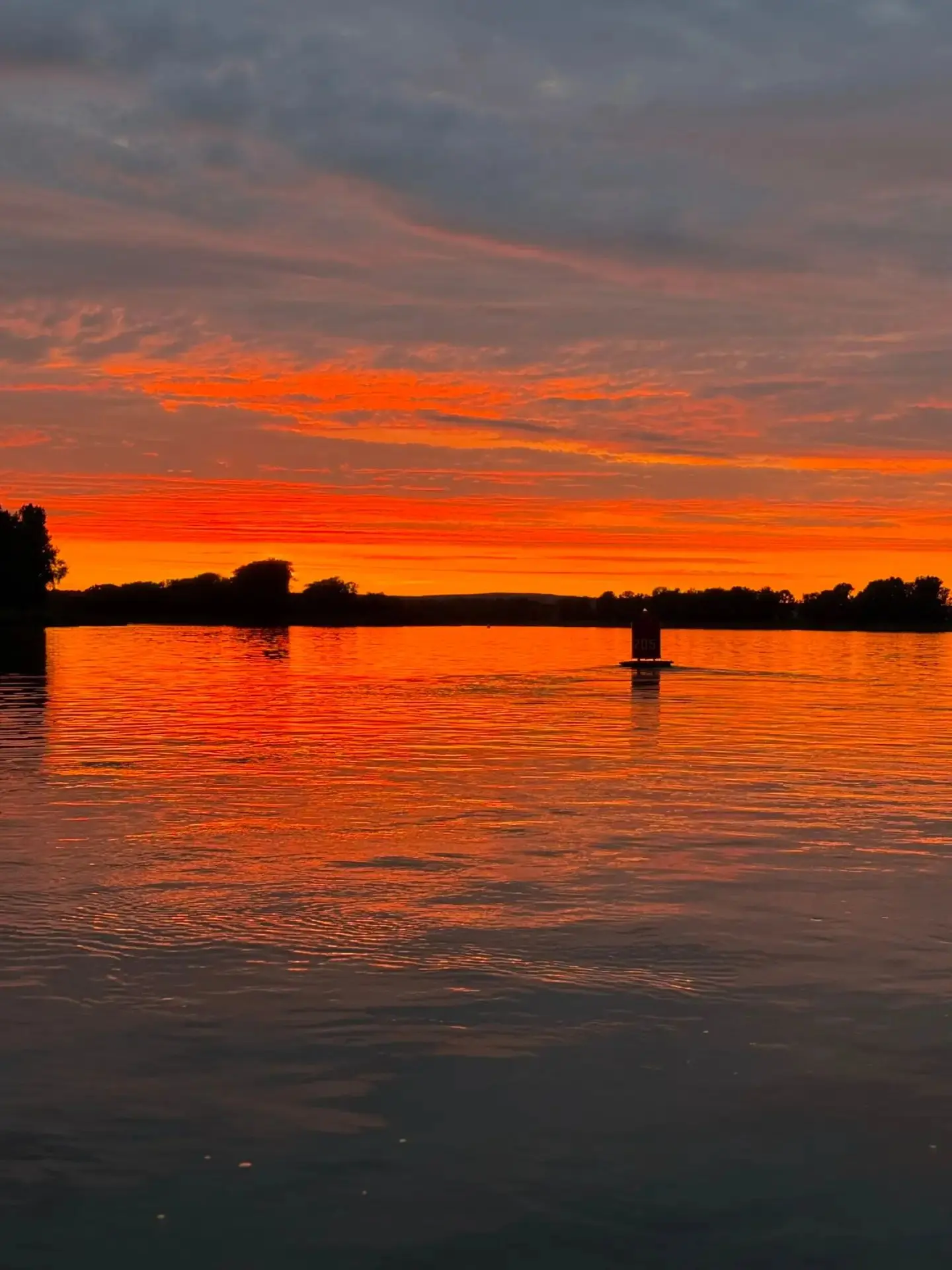 Закат, река Белая, Дюртюлинский район

📸Фото: Линар Гарифуллин