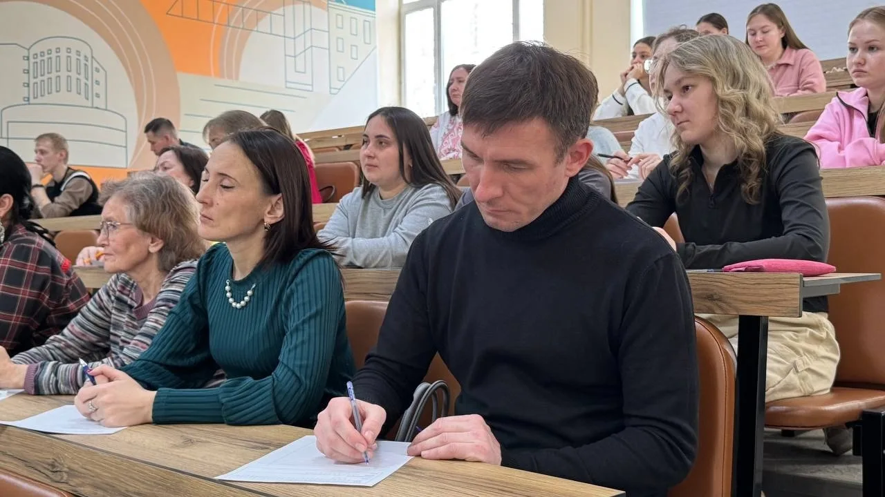 В Удмуртии стартует новый сезон бесплатных курсов удмуртского языка для всех желающих. ...