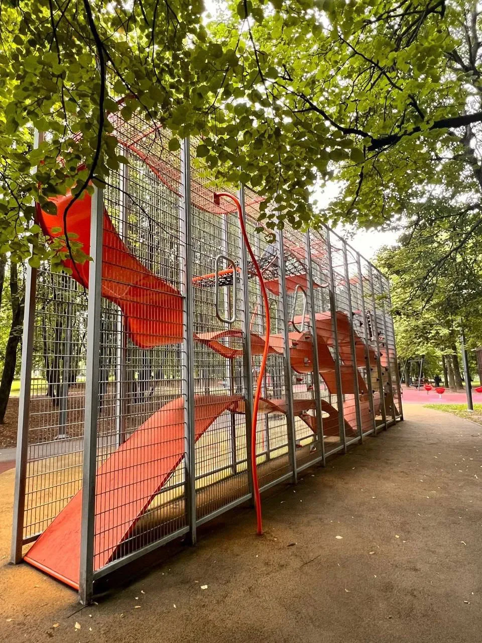 Спорт, игра и природа в одном месте — парк Олимпийской деревни 🌳