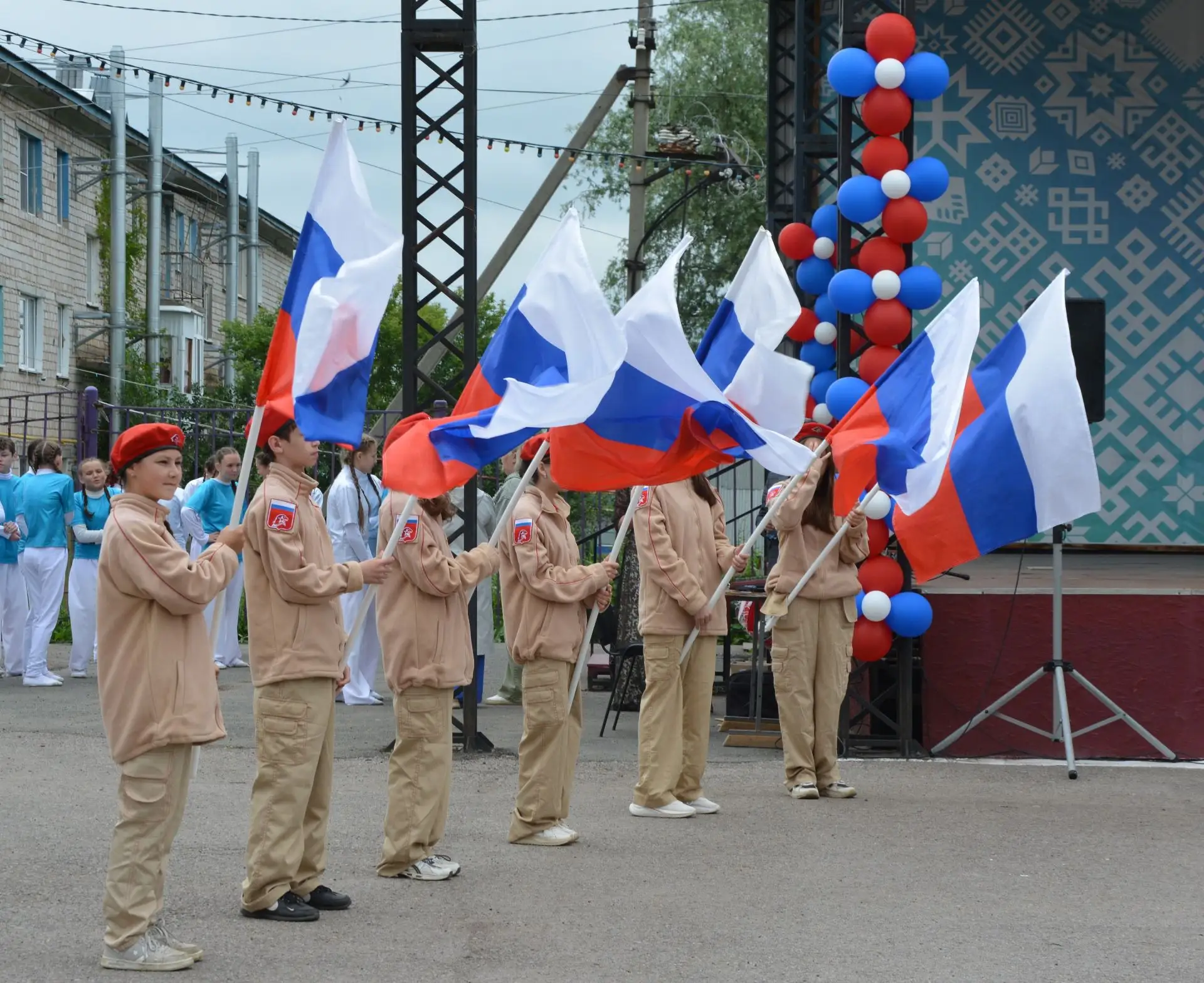 В Калтасах прошёл торжественный концерт «Пою тебе, моя Россия», посвящённый празднованию Дня России.