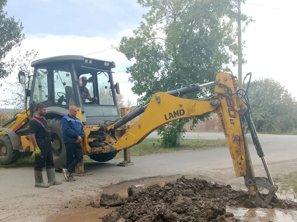 75 инцидентов ликвидировано: работа аварийных бригад "Вода Донбасса" в Енакиево

👷🏻 Специалисты Ен