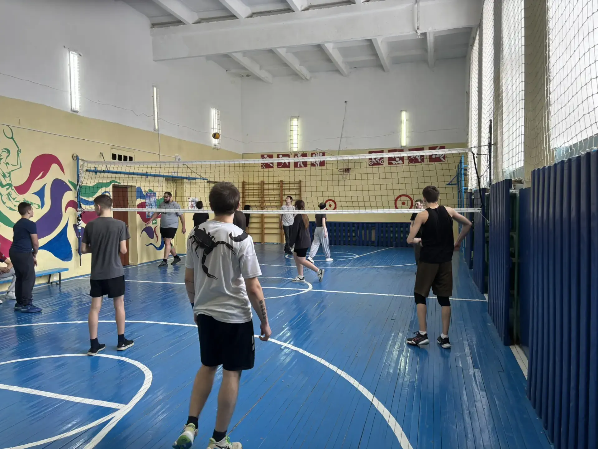 Зарядились энергией на волейбольной площадке! 🏐🍎