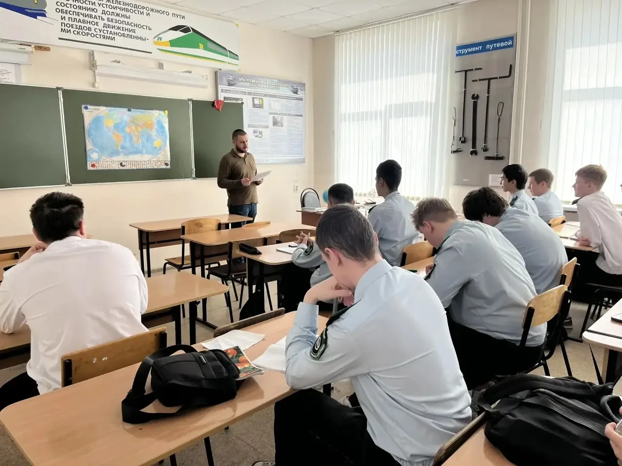 В течении месяца со студентами первого курса преподаватели проводили профилактические беседы на тему