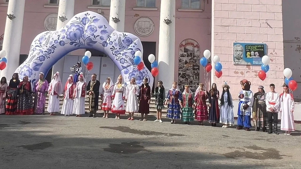 ЯРКО, ИНТЕРЕСНО, ВКУСНО, МУЗЫКАЛЬНО
