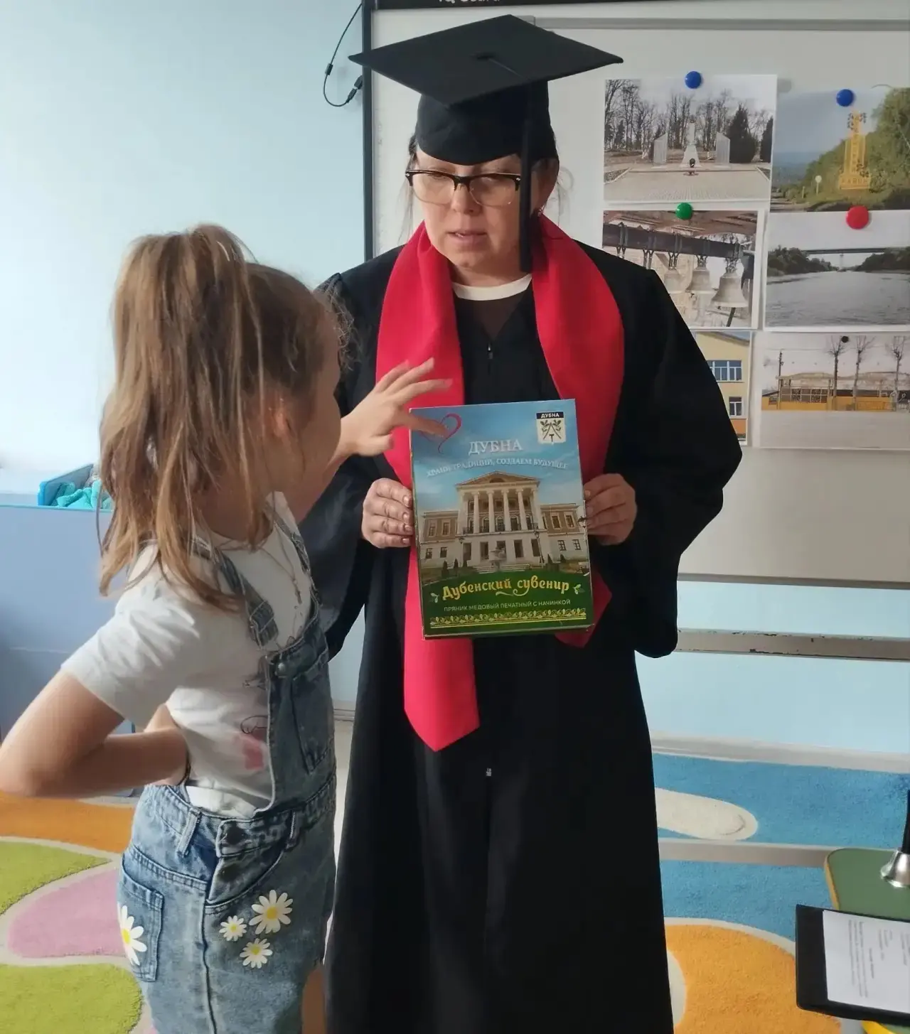 Начинаем новую неделю правильно 👍🏻 

🏠Отправляемся с нашими дошколятами по родным  улочкам любимо