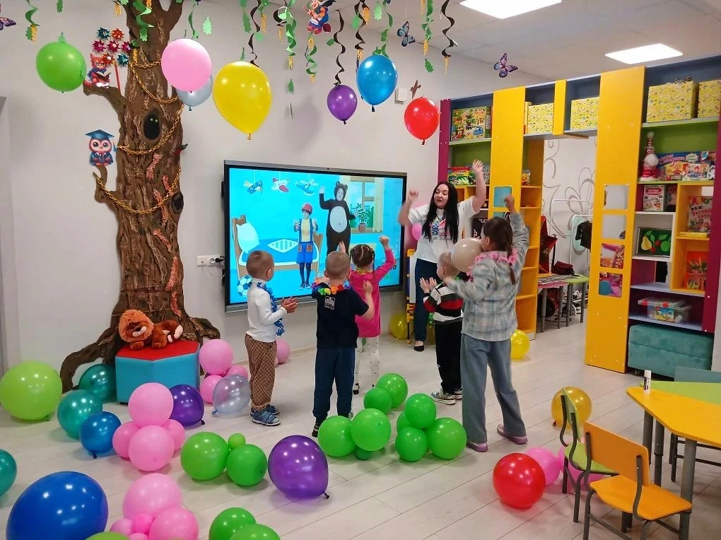 ☀️🌈 В студии раннего развития ребята встретили самое тёплое время года на яркой детско...