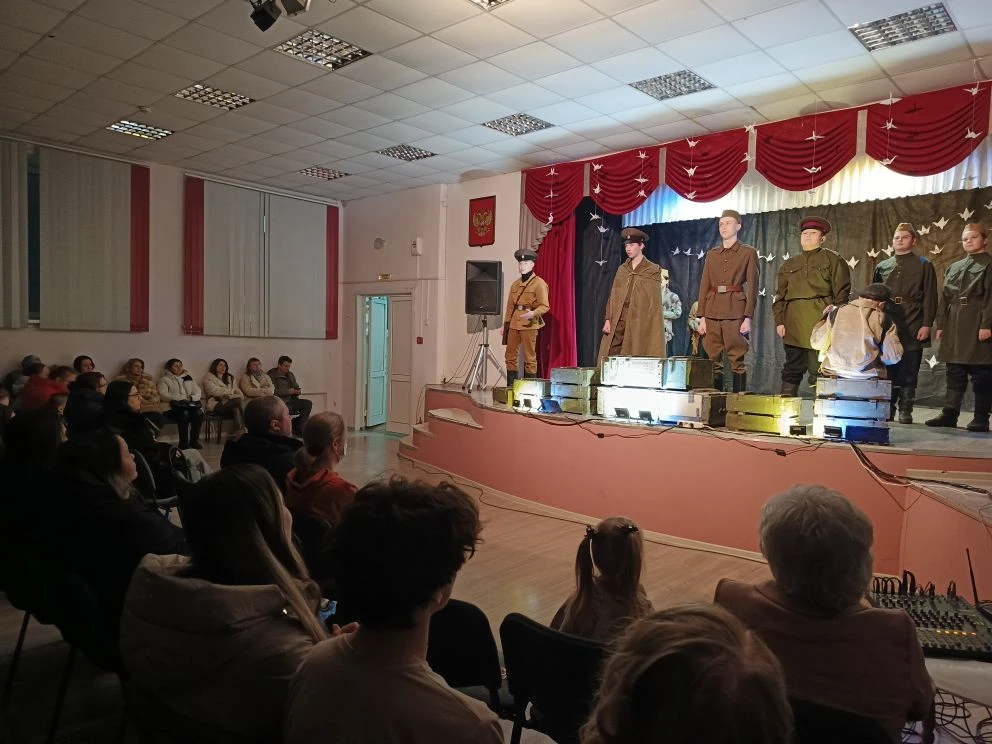 Воспитание души: как артисты школьного театра "Ровесник" растрогали родителей до слез. ❤️ 18 февраля